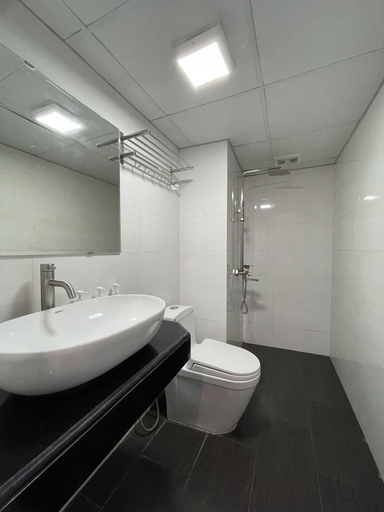 Bathroom 5, SaPa Marigold Hotel, Sa Pa