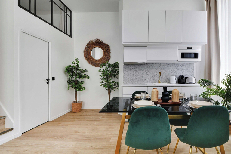 Others 4, Charming apartment - 2BR/4P - Rochechouart, Paris