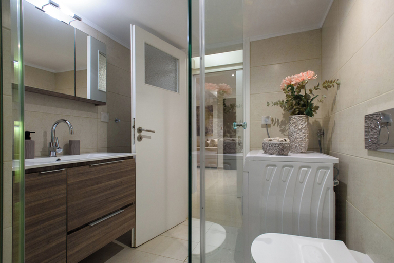 Bathroom 5, Blue Ark Harmony Residence, Attica