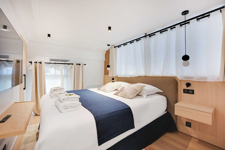Bedroom 3, Elegant apartment with 2 rooms, Paris