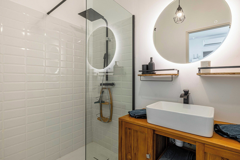 Bathroom, Cannes Center - 2br/4p - Palais des Festivals, Alpes-Maritimes