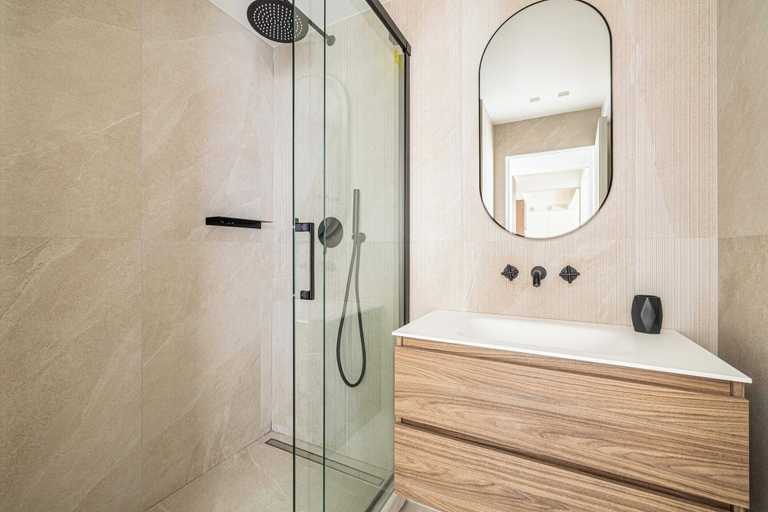 Bathroom 5, Luxurious Apartment - Croisette/CarrÃ© d'Or, Alpes-Maritimes