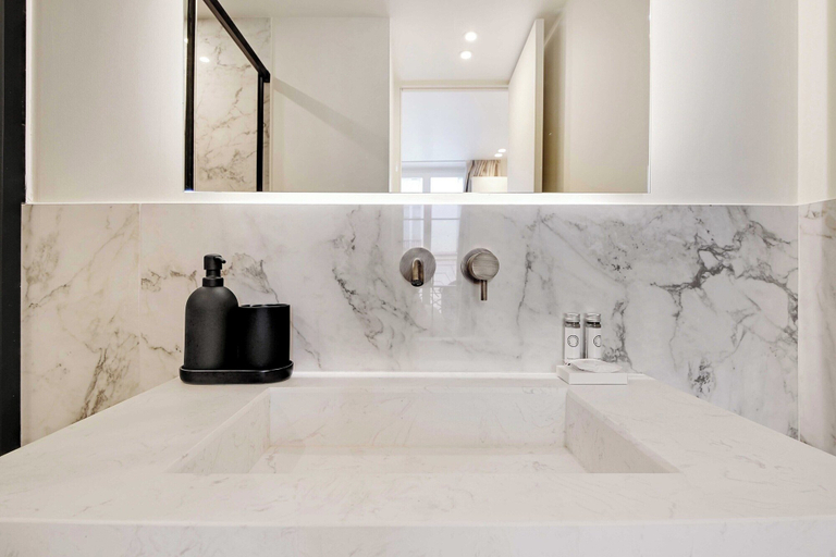 Bathroom 4, Elegant Apartment - 2br/6p - Faubourg-montmartre, Paris
