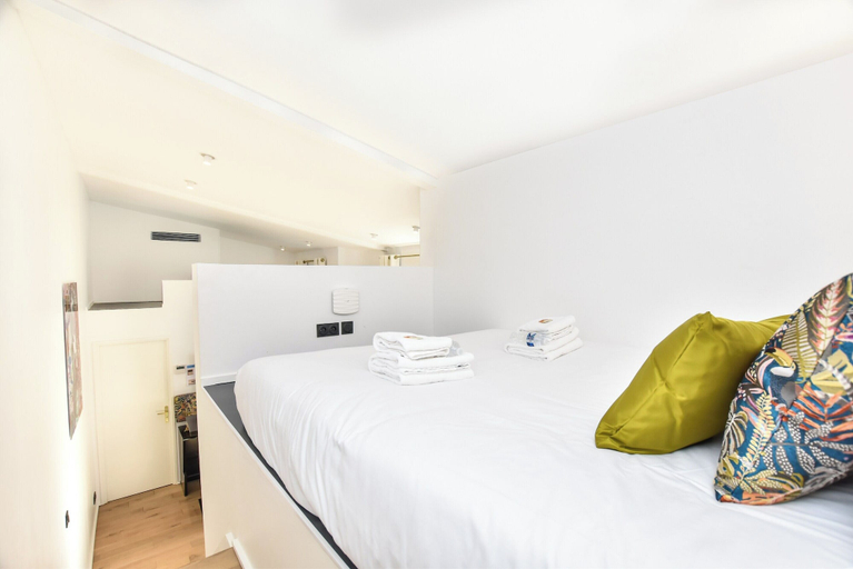 Room 3, Luxurious Apartment - 6P- Madeleine/st Honore - 2D, Paris