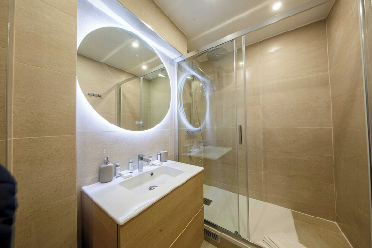 Others 2, Superb Trocadero / Eiffel Tower Apartment, Paris