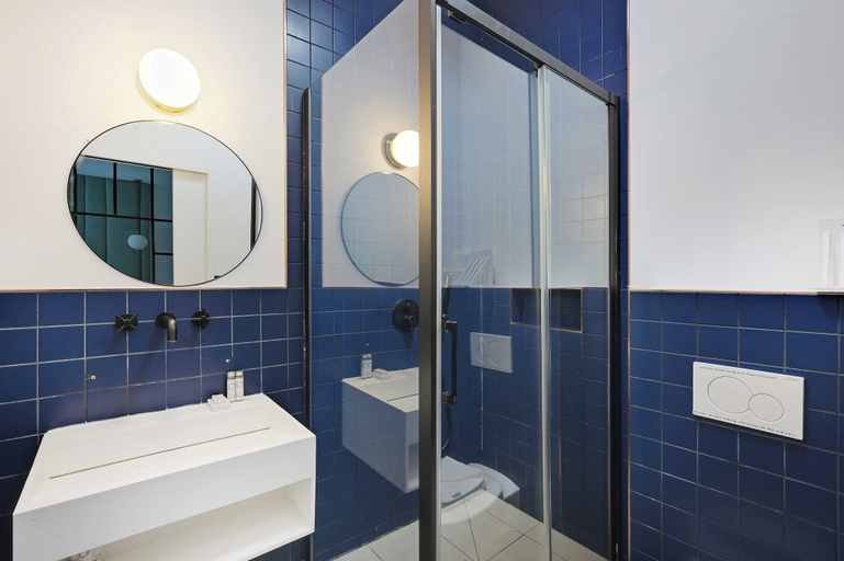 Bathroom, Charming apartment in Marais with 1 room, Paris