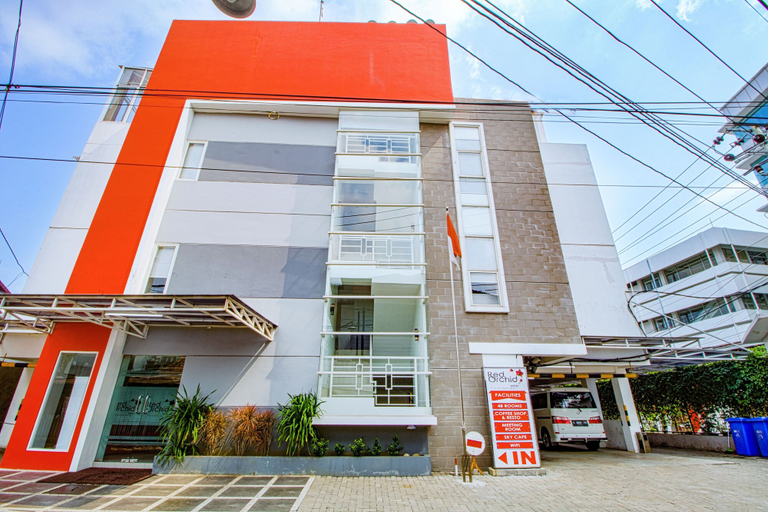 Exterior & Views 2, Red Orchid Hotel by Sajiwa, Semarang