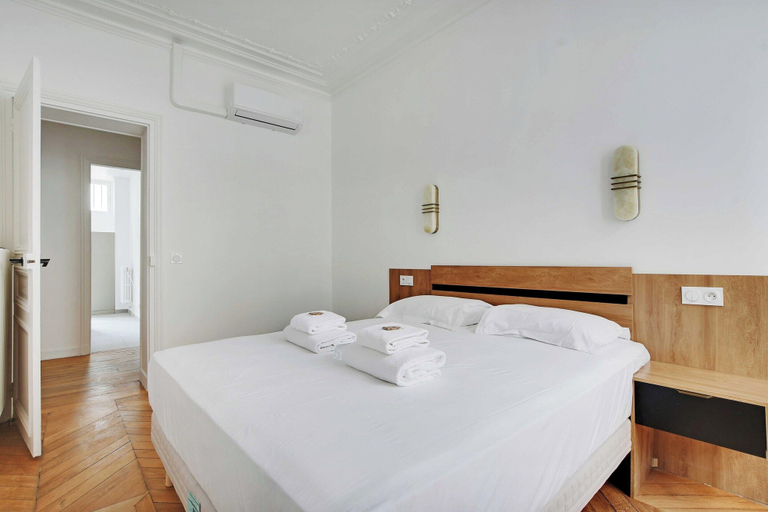 Room 5, Elegant in Neuilly-sur-seine: A Charming Retreat, Hauts-de-Seine