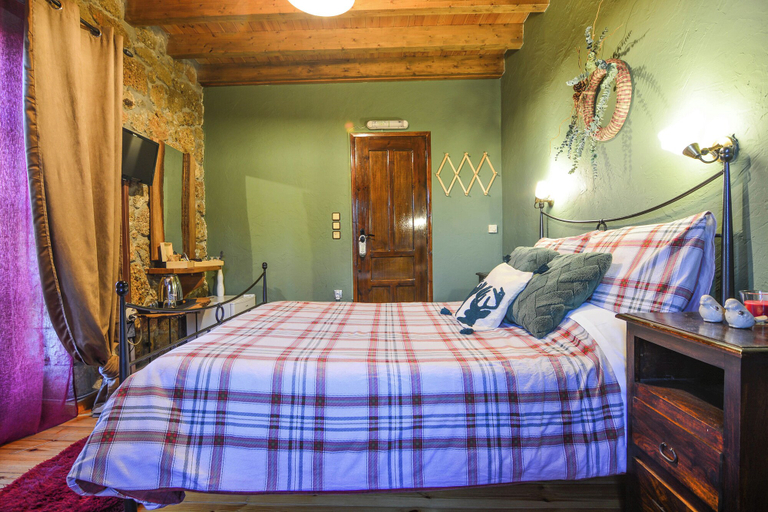 Bedroom 4, Petrino Lodge, Peloponnese