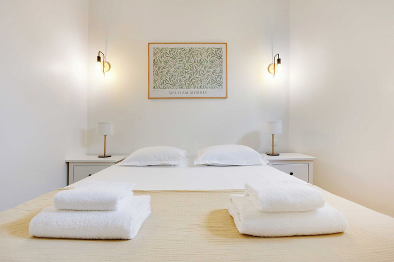 Bedroom 4, Charming Appt - 1bd/2p - Near Canal Saint Martin, Paris