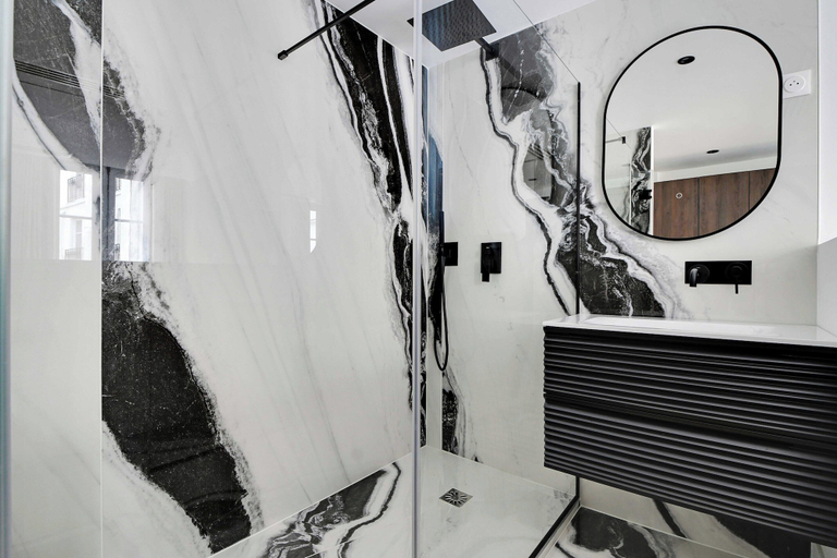 Bathroom 2, Apartment for 8 People in Madeleine, Paris