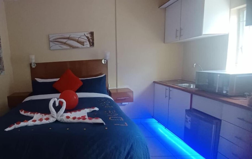 Bedroom 5, AT BLACK WOOD GUEST HOUSE, City of Tshwane