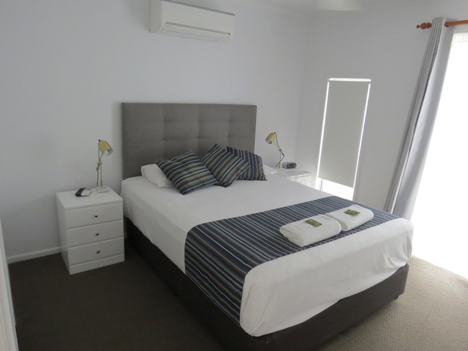 Bedroom 3, The Shores Holiday Apartments, Mackay - Pt A