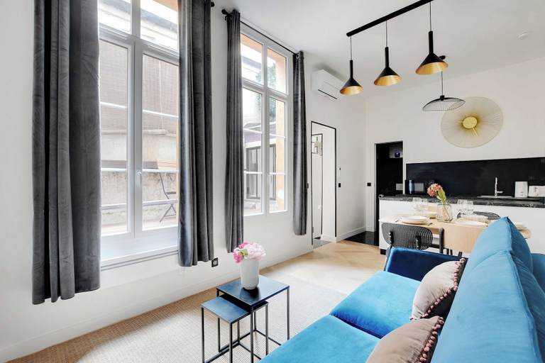 Dining 2, Cosy Apartment - 2br/6p- Strasbourg-saint-denis, Paris
