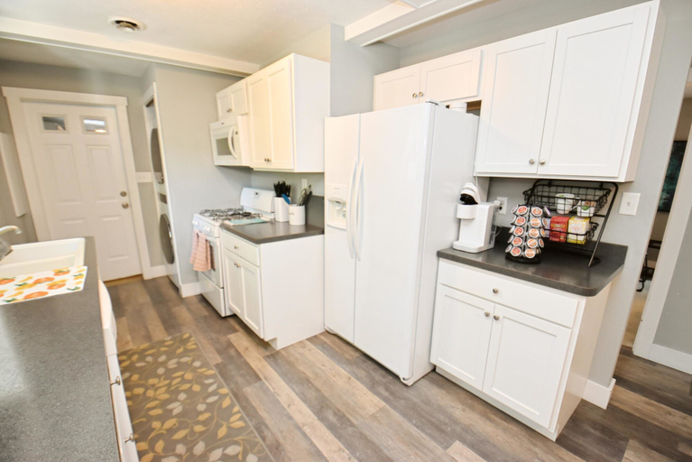 Room 3, 3 Blocks to Notre Dame EV Charger 1707, Saint Joseph
