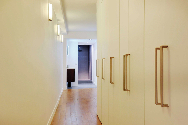 Others 2, Elegant Apartment - 2bd/6p - Avenue Montaigne, Paris