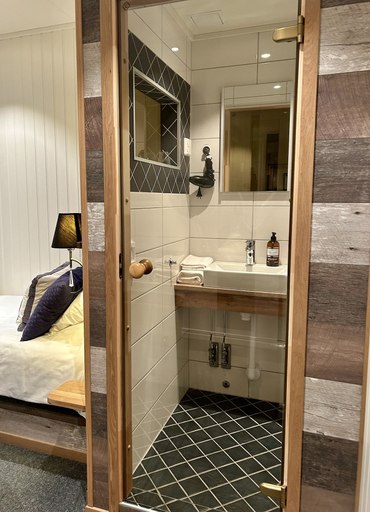 Bathroom 4, Skultuna Hotell & Konferens, Västerås