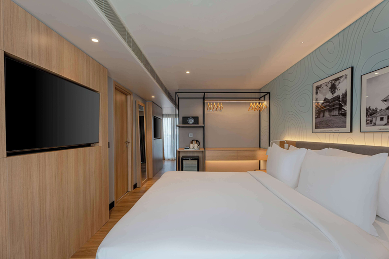 Bedroom 2, Park Inn & Suites By Radisson Thrissur East Fort, Thrissur
