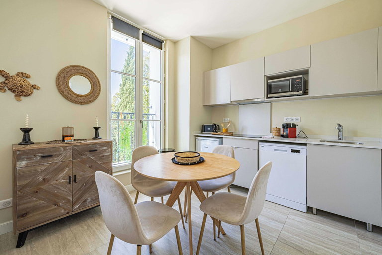 Private kitchen 5, Quiet and Luxurious Studio - Cannes Center - 2p, Alpes-Maritimes