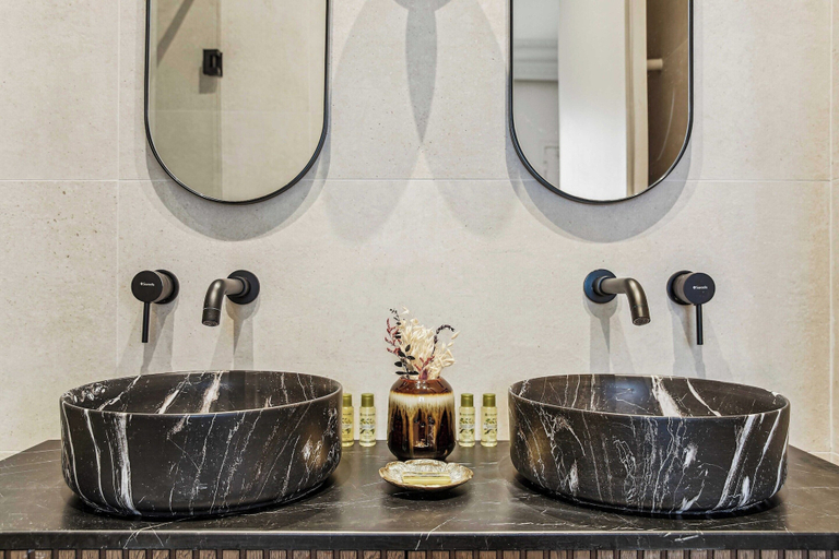Bathroom 2, Elegant Apartment -1br/6p - Arc de Triomphe, Paris