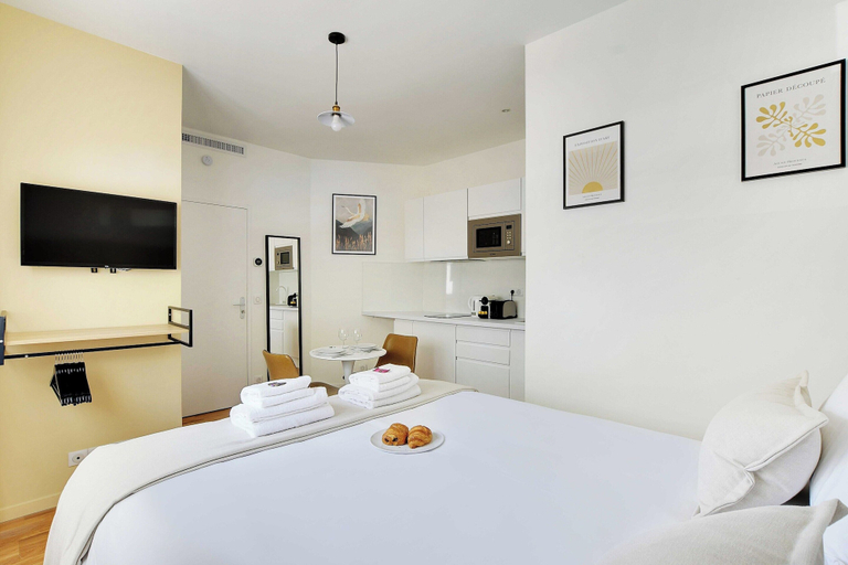 Bedroom 2, Peaceful Studio - 2P - Clignancourt, Paris