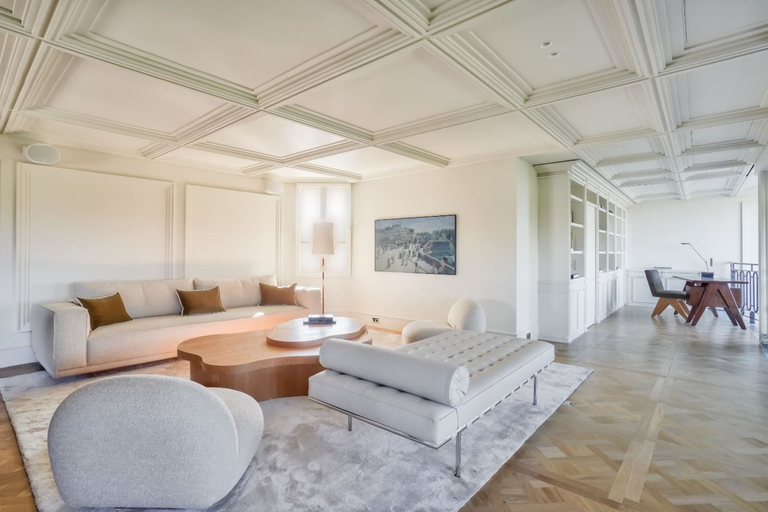 Living area 5, Exceptional Duplex - 4bed/8p - Eiffel Tower View, Paris