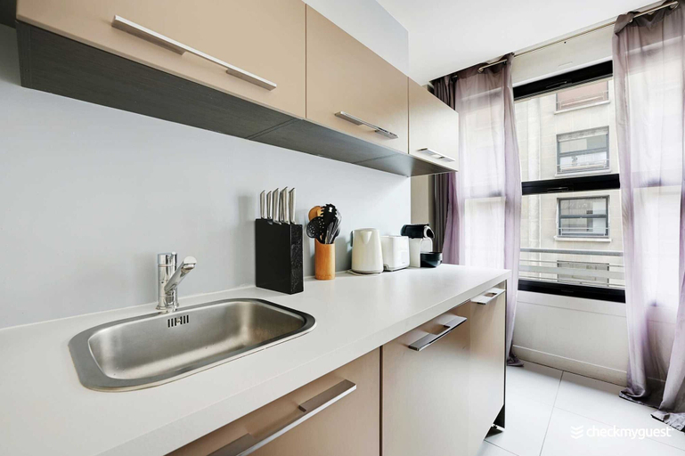 Private kitchen 2, Cosy Apartment - 1br/4p - Europe/saint-lazare, Paris