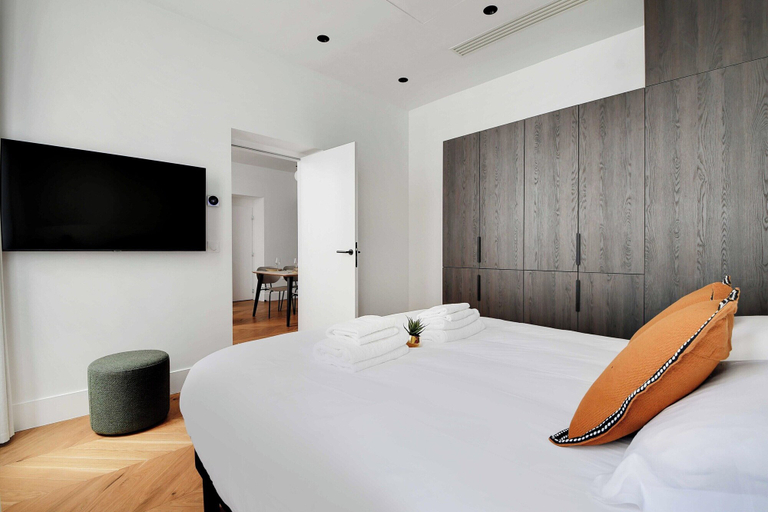 Bedroom 3, Modern Apartment - 1br/4p - Madeleine, Paris