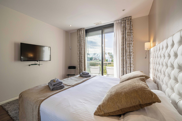 Bedroom 2, Splendid Apartment, Sea View, Parking - Croisette, Alpes-Maritimes