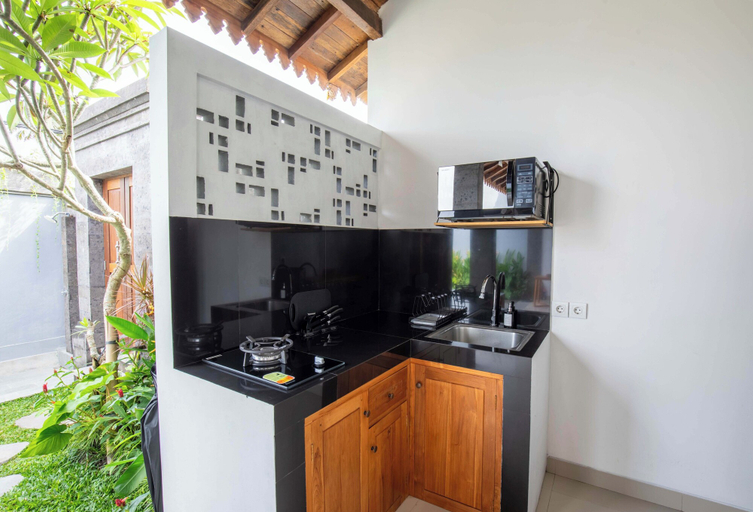 Dining Room 11