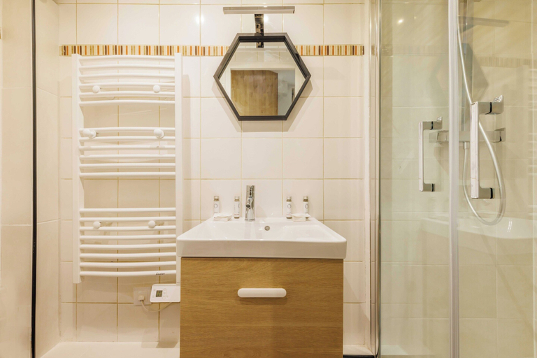 Bathroom 3, Peaceful studio - 2P - Buttes-Chaumont, Paris