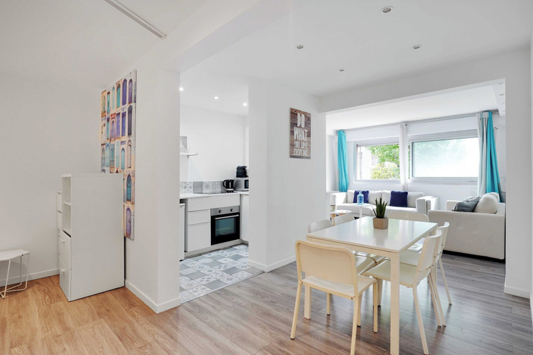 Dining 4, Magnifique Appartement - 2br/6p - Proche Paris, Hauts-de-Seine