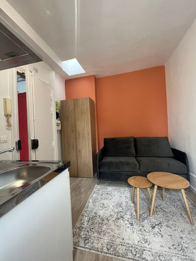Others 1, Studio Buttes-Chaumont - Hautpoul - III, Paris