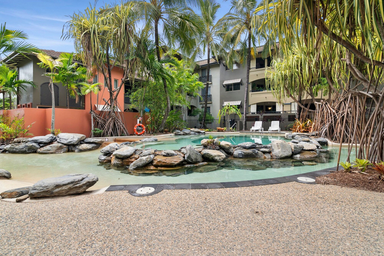 Room 3, Coral Luxe Resort - 9 Pools Gym BBQ, Cairns