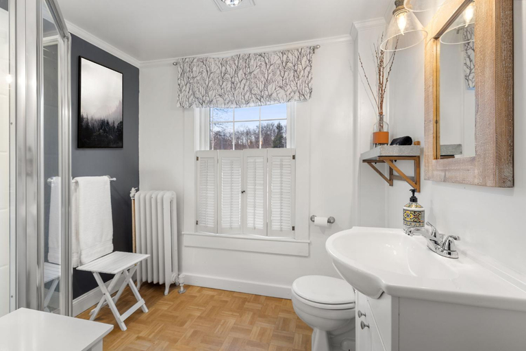 Bathroom 4