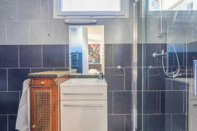 Bathroom 2, 1 Bedroom Apartment in La Plaine, Bouches-du-Rhône