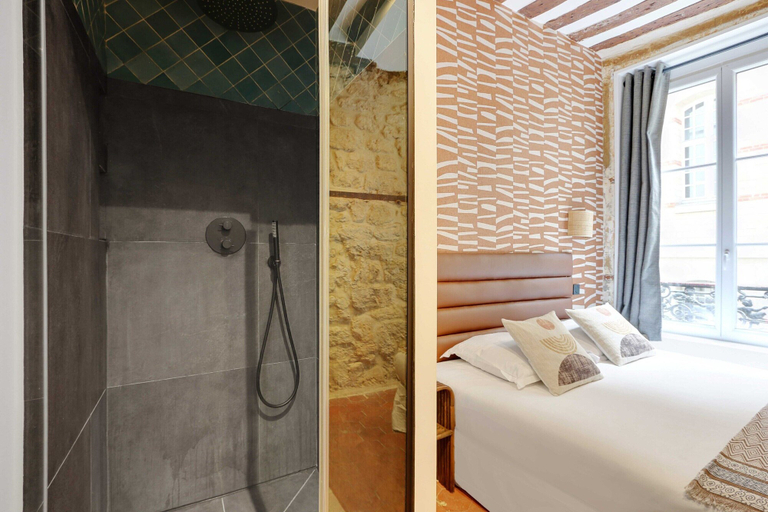 Bathroom 5, Appartement Spacieux - 3br/6p - Marais, Paris