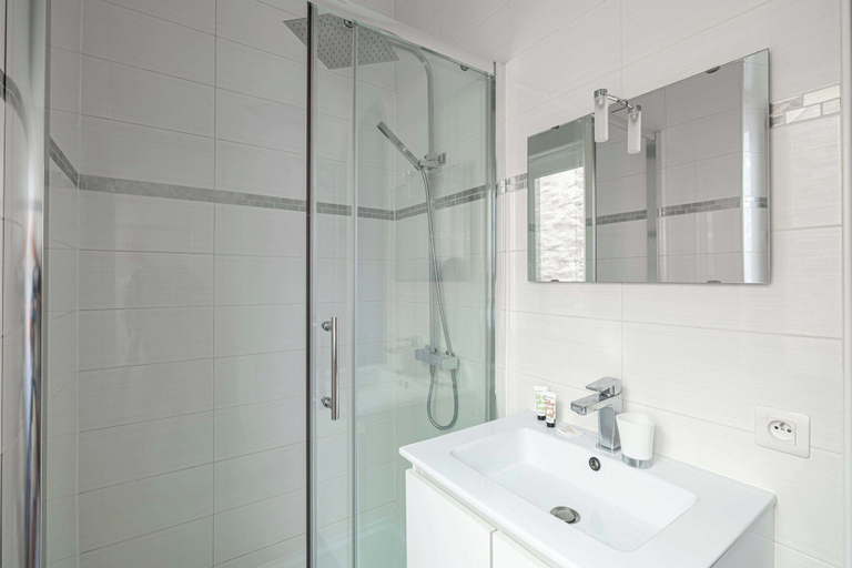 Bathroom, Beautiful Renovated Apartment - Near Croisette - 1br/4p, Alpes-Maritimes