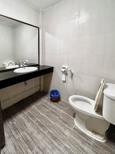 Bathroom 7