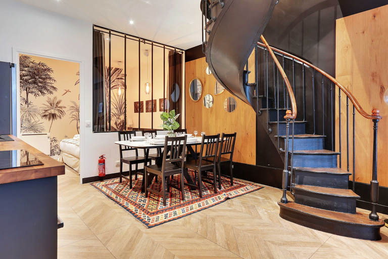 Dining 2, Spacious Apartment - 4br/10p - Place de la Republique, Paris