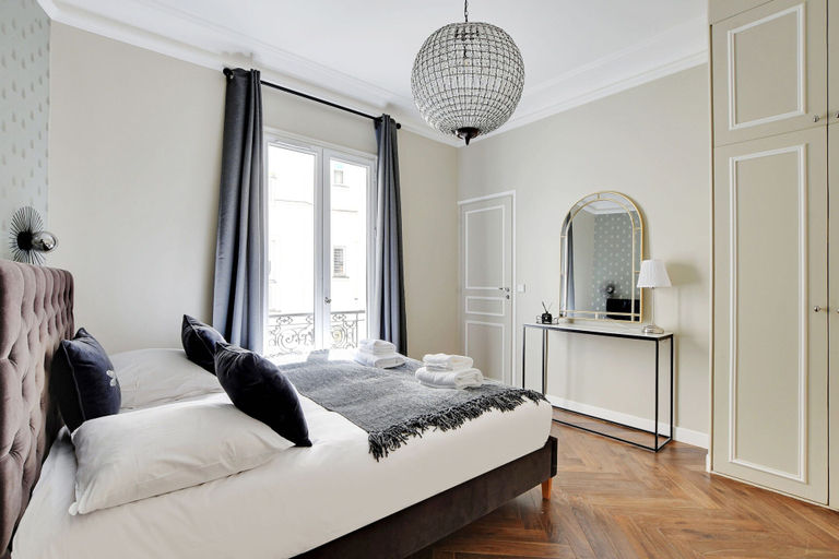 Room 4, Charming Apartment - 1br/4p - Place Victor Hugo, Paris