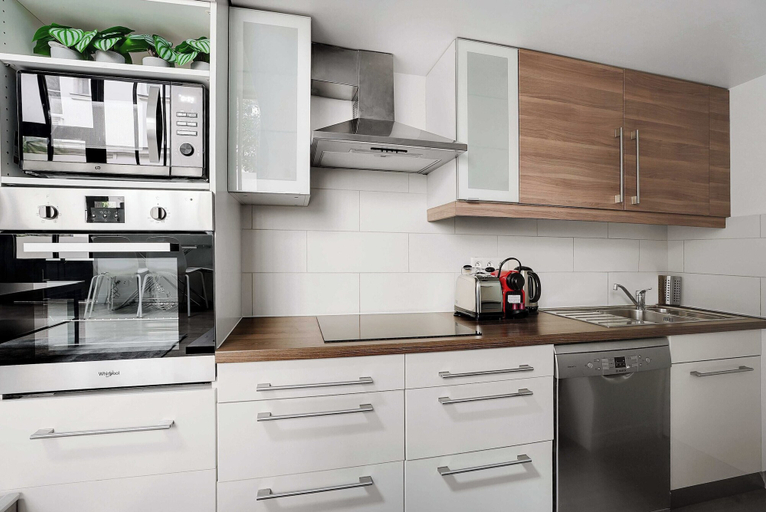 Private kitchen 2, Cozy Apartment - 3br/8p - Musee de La Poste, Paris