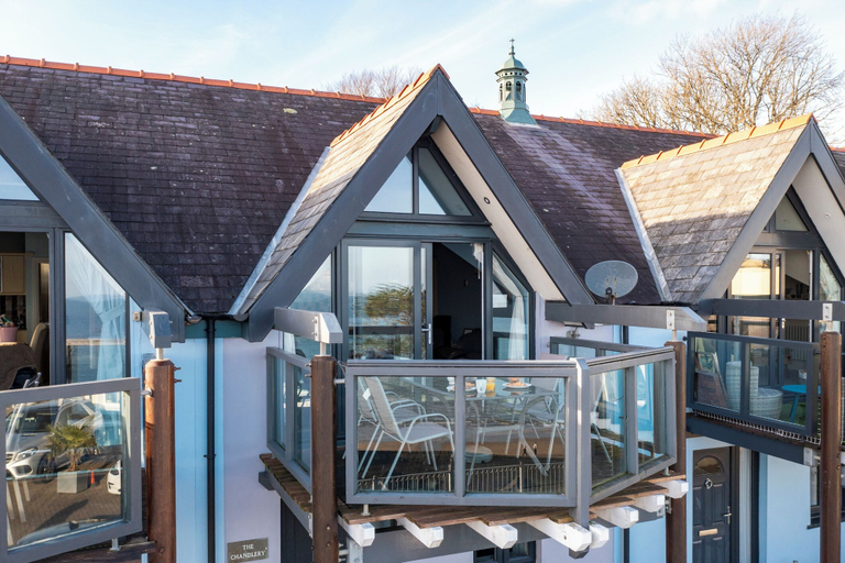 Room 2, The Chandlery - Panoramic Sea Views With Parking, Pembrokeshire