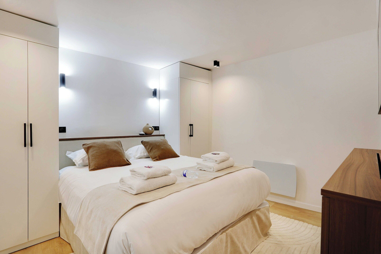 Room 5, Stunning Apartment -2br/6p- Grand Rex, Paris