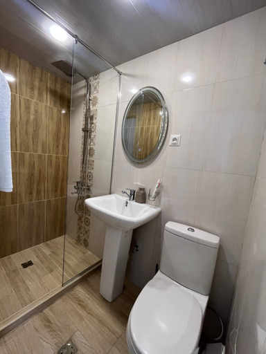 Bathroom 3, Downtown Budget Hotel by Arami, Yerevan