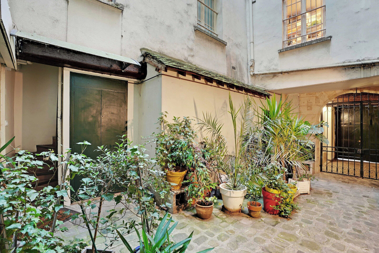 Exterior detail, Magnificent Studio - 2P - Les Halles, Paris