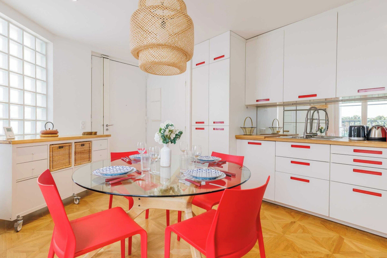Private kitchen 3, Apartment 1 BDR /4P 16th Near Trocadaro, Paris