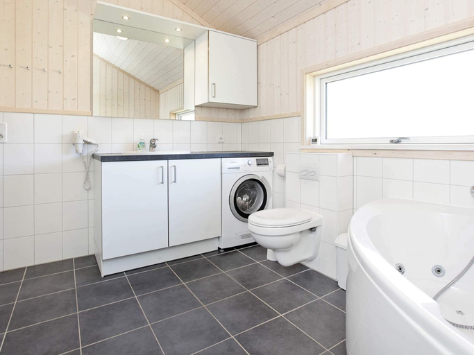 Bathroom 3, Holiday Home With Central Heating, Ostholstein