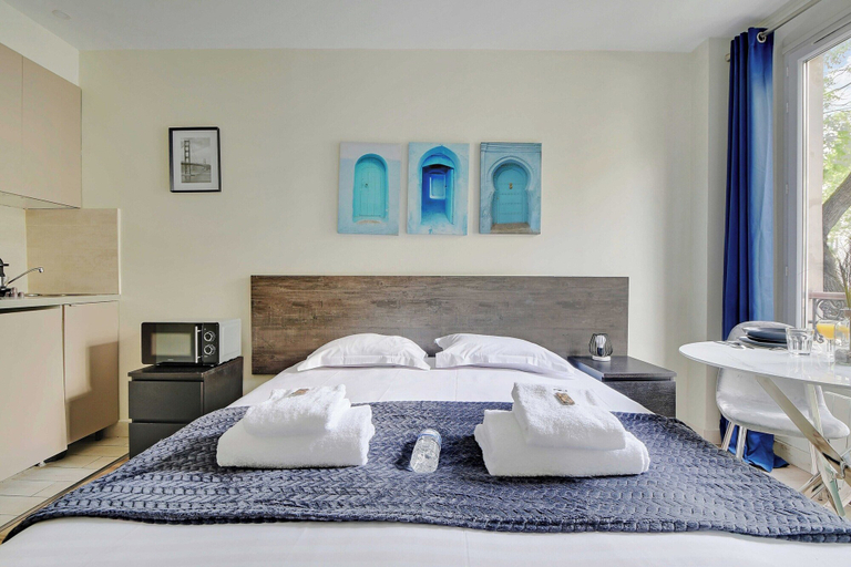 Room 3, Peaceful Studio for 2 People, Paris