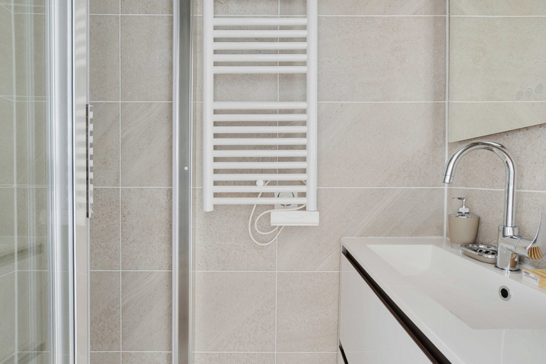 Bathroom 4, Fancy Apartment - 2br/6p - Canal Saint-martin, Paris